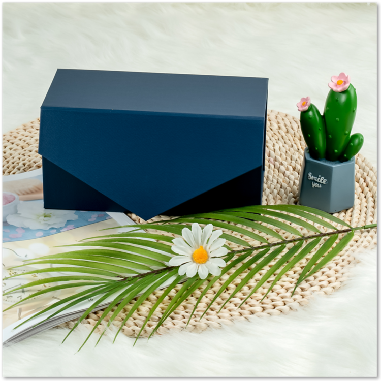 9 x 4 1/2 x 5 Collapsible Gift Box with Magnetic Closure & 2PCS of Tissue Paper Navy